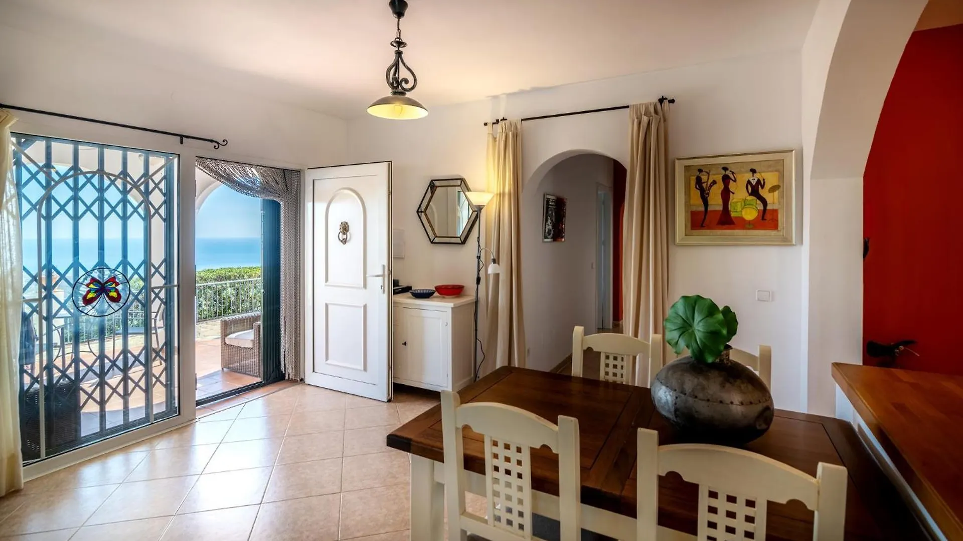 Villa House Of The Rising Sun Sayalonga 0*,  Spagna